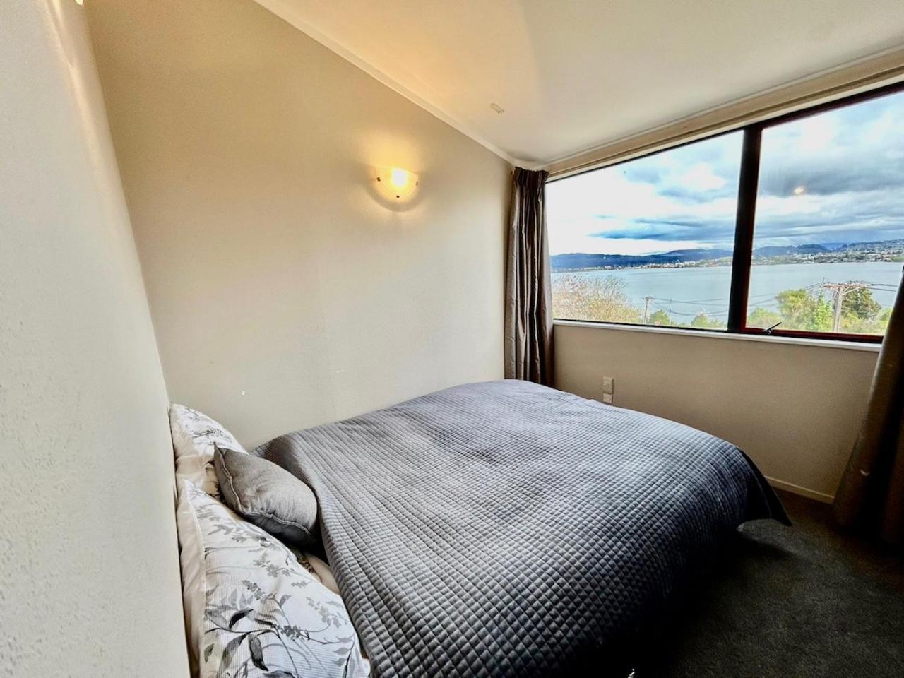Premium Lake View Home Rotorua Eksteriør billede